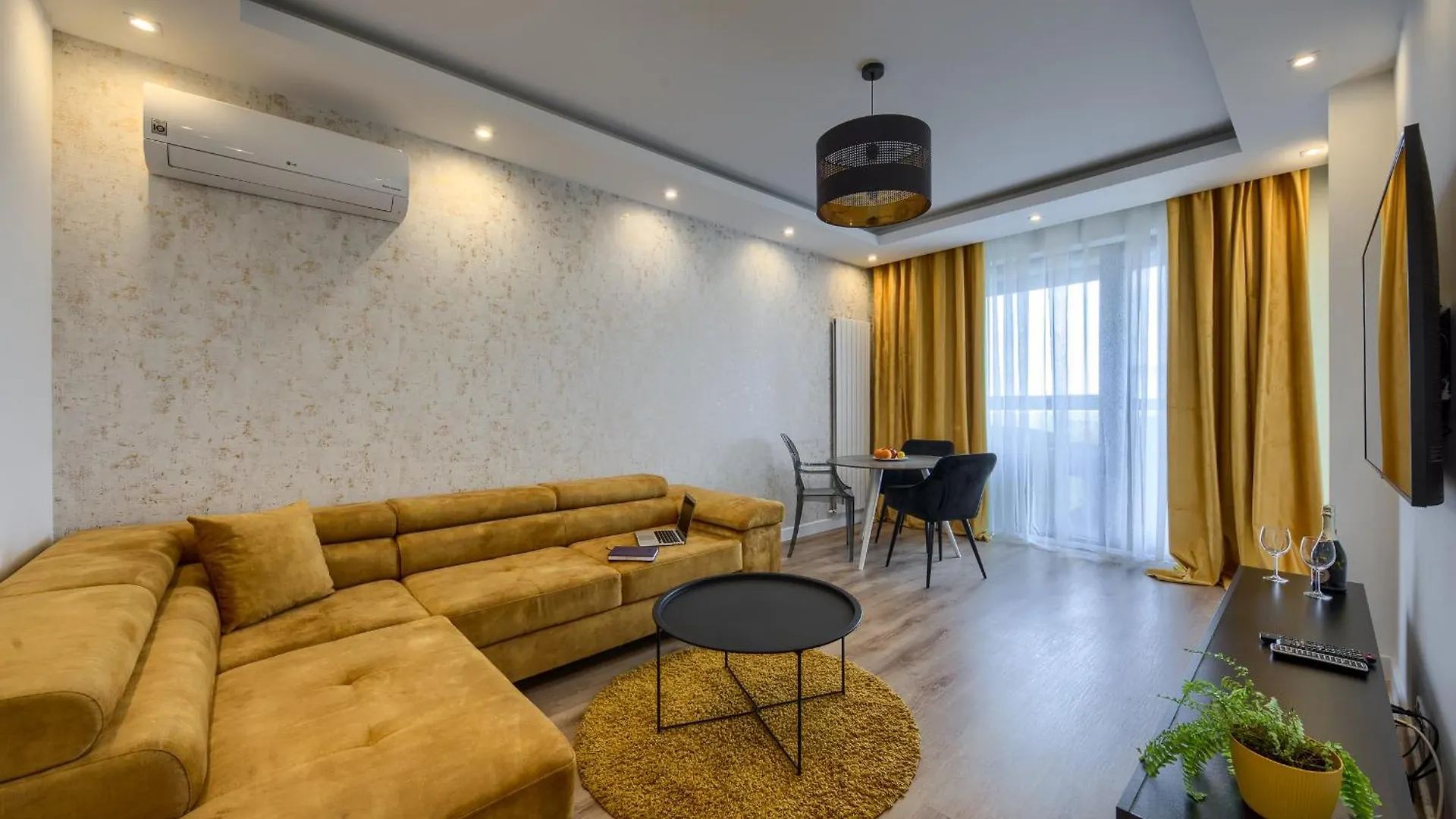 Apartment Kazou Residence Arkadia Warsaw