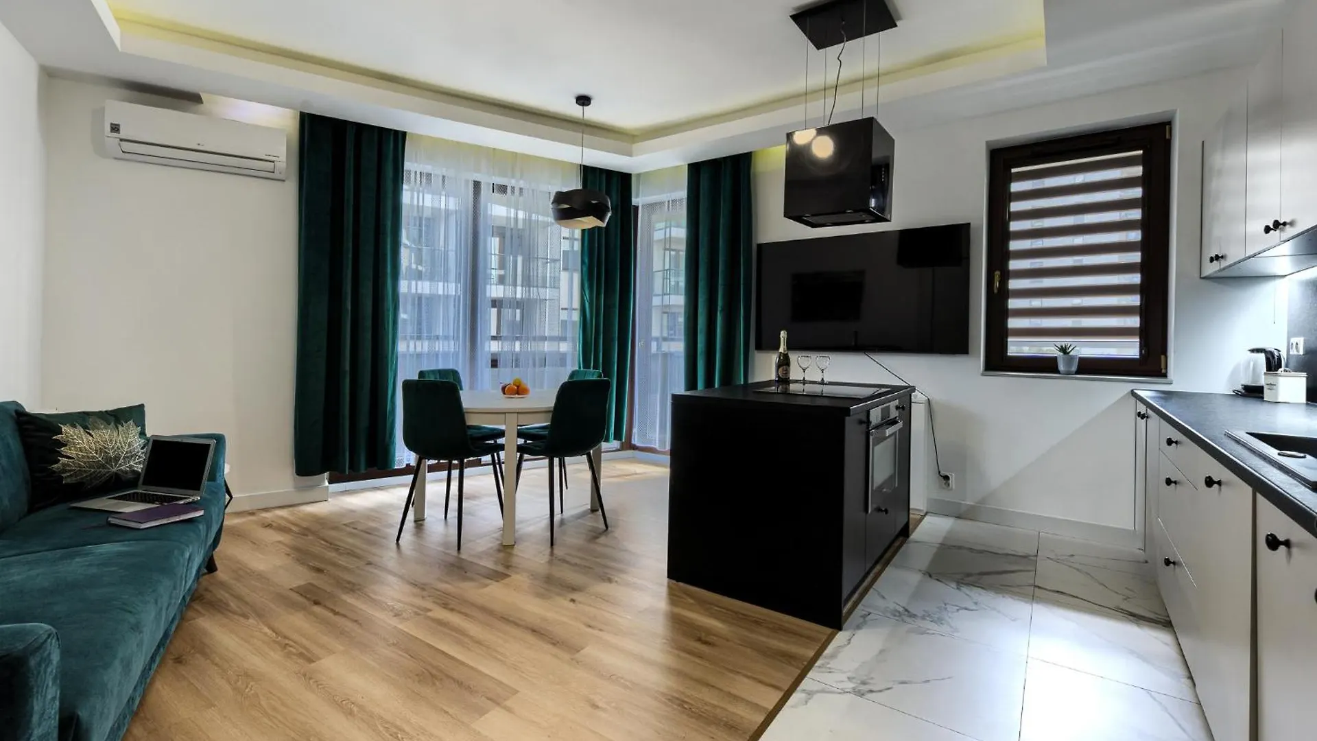 Kazou Residence Arkadia Warsaw Apartment